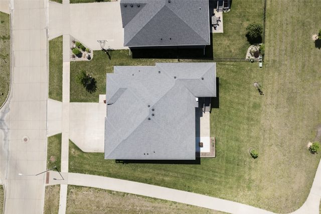 1618 NE Vicksburg Drive, Ankeny, IA 50021