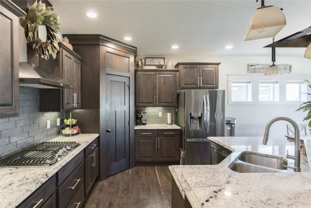 1618 NE Vicksburg Drive, Ankeny, IA 50021