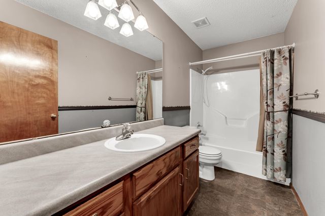 712 S Pinewood Lane, Nixa, MO 65714