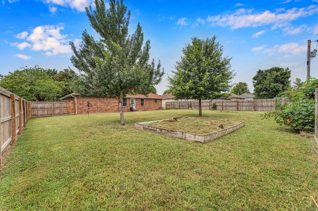 712 S Pinewood Lane, Nixa, MO 65714