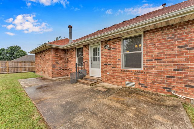 712 S Pinewood Lane, Nixa, MO 65714