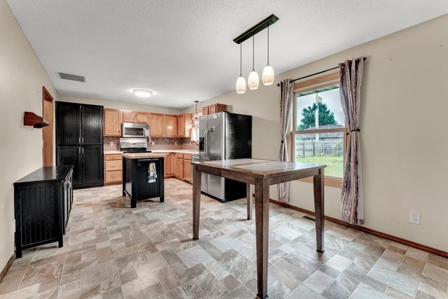712 S Pinewood Lane, Nixa, MO 65714