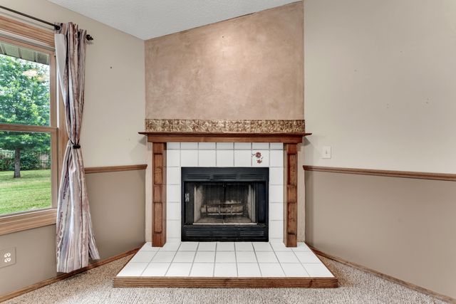 712 S Pinewood Lane, Nixa, MO 65714