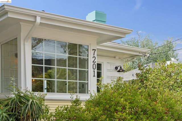 7201 Sunkist Dr, Oakland, CA 94605