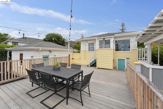 7201 Sunkist Dr, Oakland, CA 94605