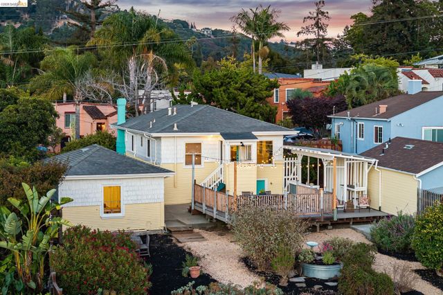 7201 Sunkist Dr, Oakland, CA 94605