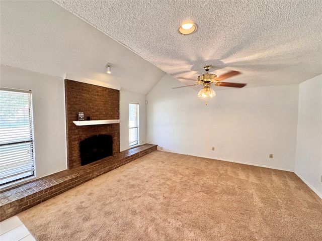 2006 Toulon Lane, Carrollton, TX 75007