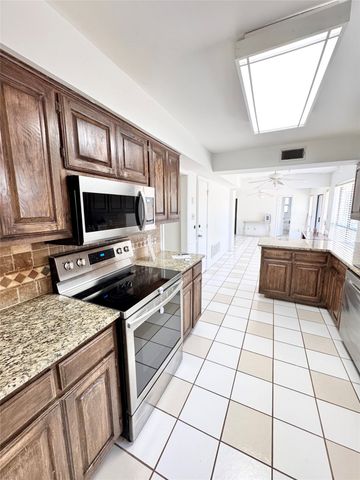 2006 Toulon Lane, Carrollton, TX 75007