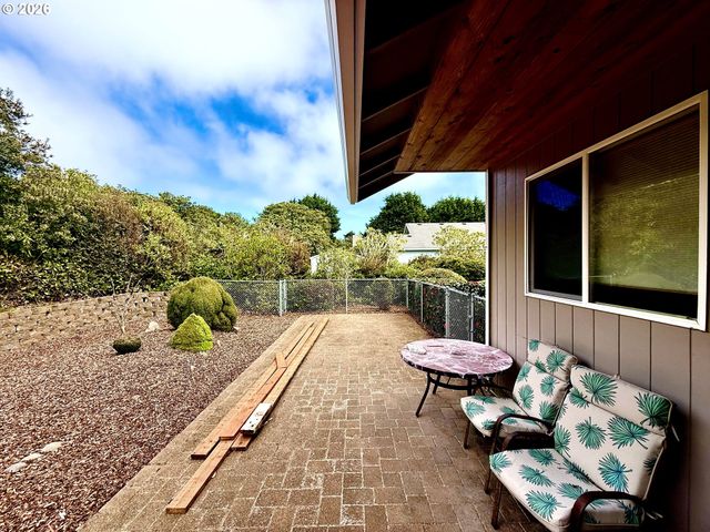 4797 CLOUDCROFT Ln, Florence, OR 97439