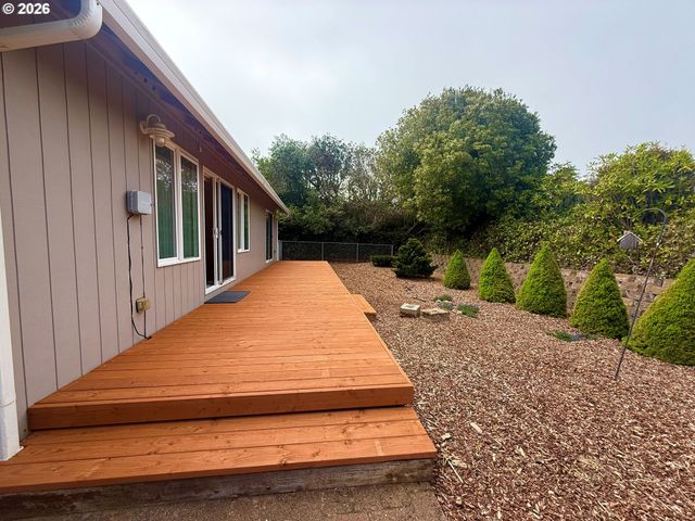 4797 CLOUDCROFT Ln, Florence, OR 97439