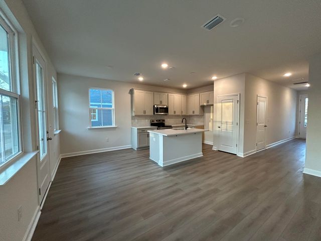 473 Martins Creek Boulevard, Summerville, SC 29485