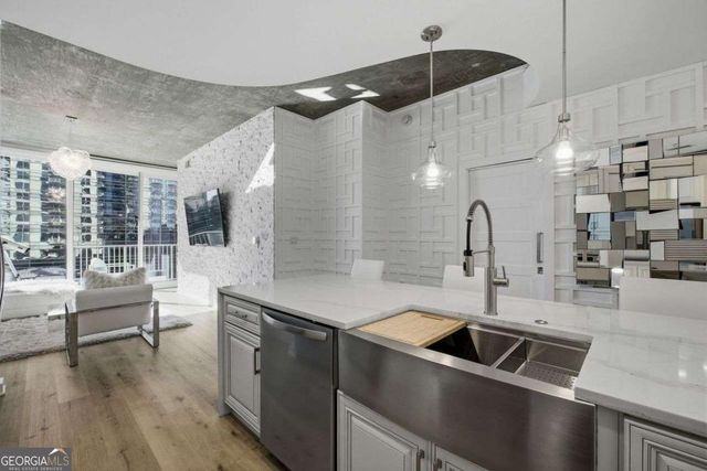 400 W Peachtree Street NW 705, Atlanta, GA 30308
