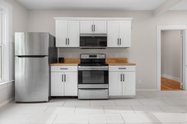 157 Summer Street, Hartford, VT 05001