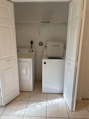 687 NW 42nd Ave, Plantation, FL 33317