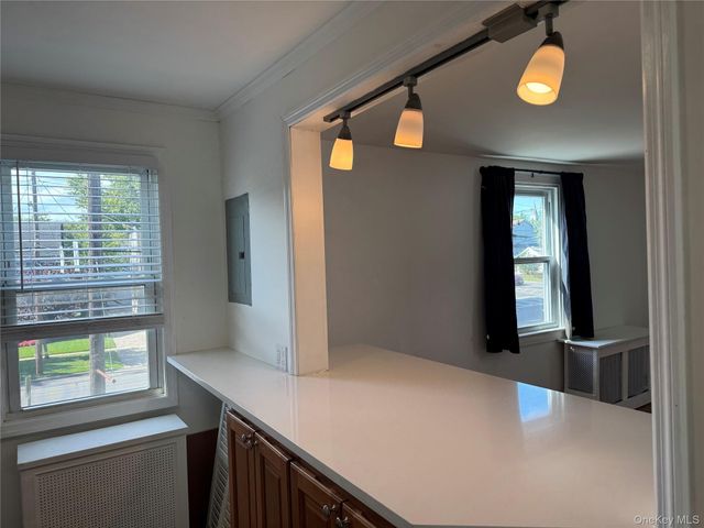 267 Plainfield Avenue 2F, Floral Park, NY 11001