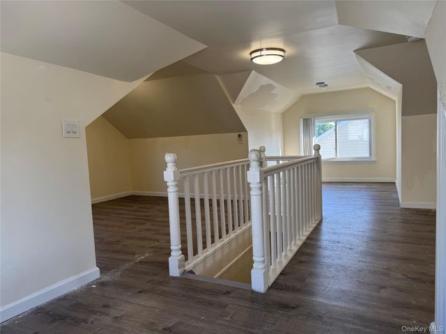 267 Plainfield Avenue 2F, Floral Park, NY 11001