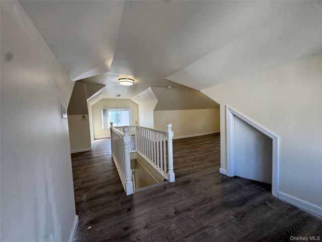 267 Plainfield Avenue 2F, Floral Park, NY 11001