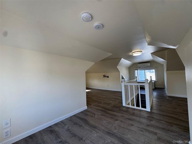 267 Plainfield Avenue 2F, Floral Park, NY 11001