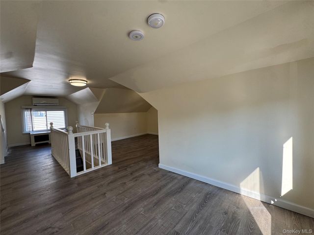267 Plainfield Avenue 2F, Floral Park, NY 11001