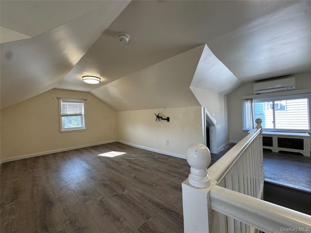 267 Plainfield Avenue 2F, Floral Park, NY 11001