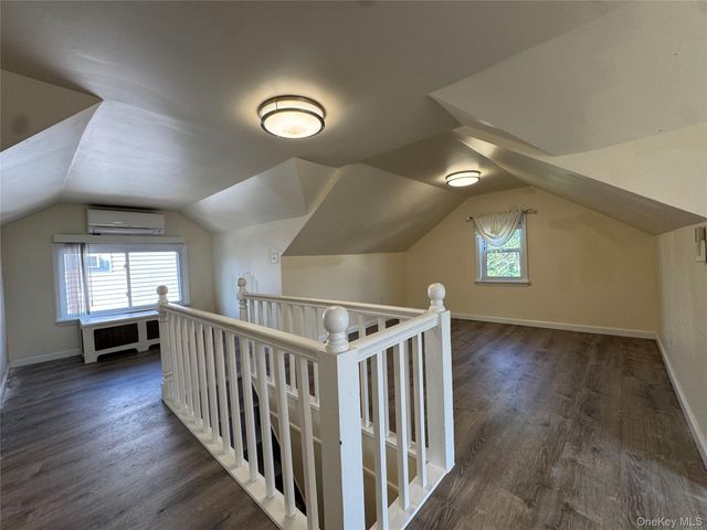 267 Plainfield Avenue 2F, Floral Park, NY 11001