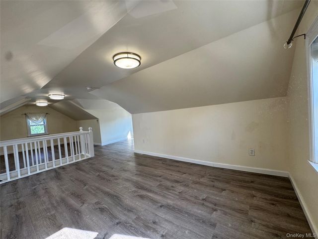 267 Plainfield Avenue 2F, Floral Park, NY 11001