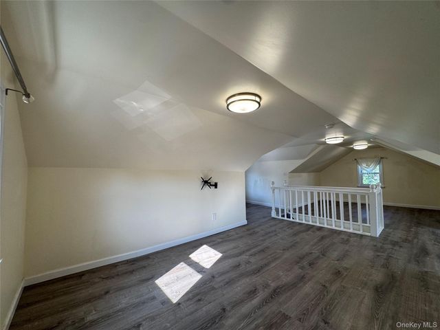 267 Plainfield Avenue 2F, Floral Park, NY 11001