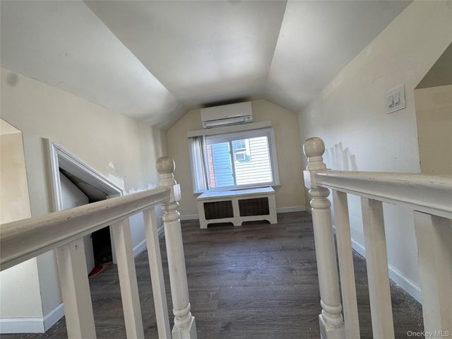 267 Plainfield Avenue 2F, Floral Park, NY 11001