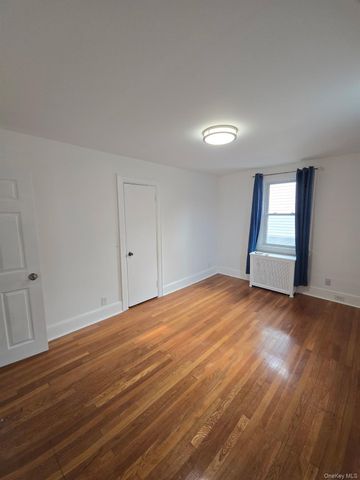 267 Plainfield Avenue 2F, Floral Park, NY 11001