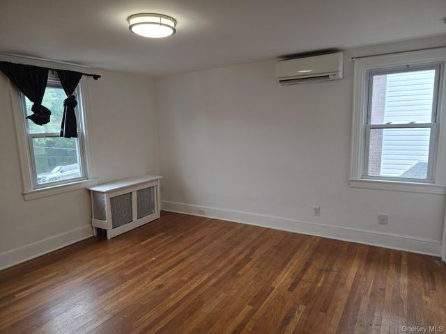 267 Plainfield Avenue 2F, Floral Park, NY 11001