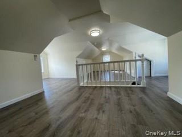 267 Plainfield Avenue 2F, Floral Park, NY 11001