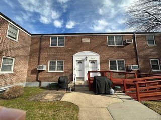 251-19 61st Avenue 19A, Little Neck, NY 11362