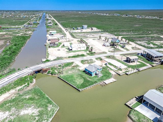 437 County Road 201, Sargent, TX 77414