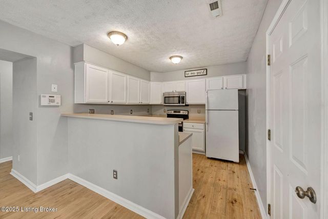 7905 Jade Green Way, Louisville, KY 40291