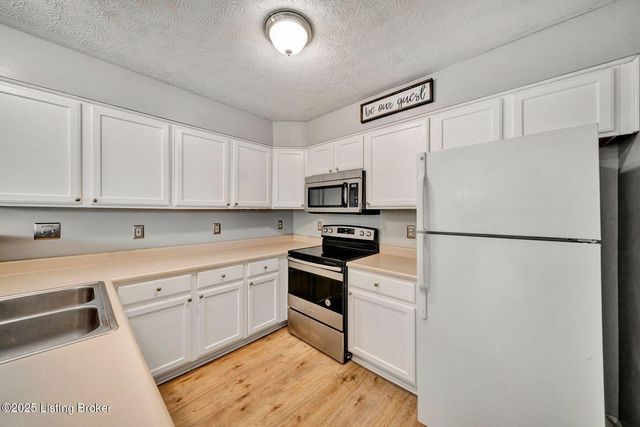 7905 Jade Green Way, Louisville, KY 40291