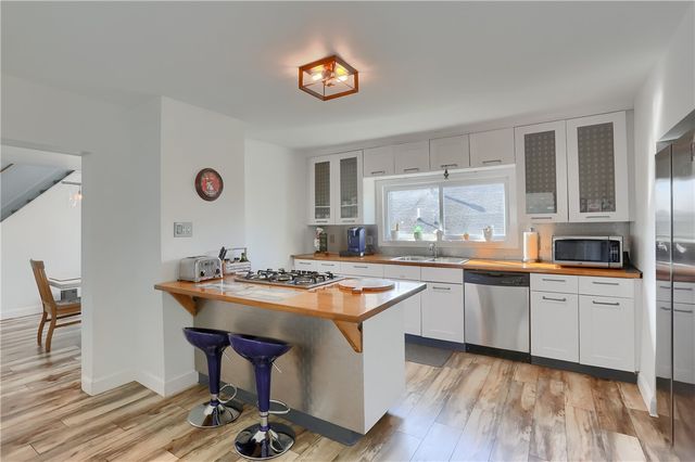 512 Ore St, Ellwood City, PA 16117