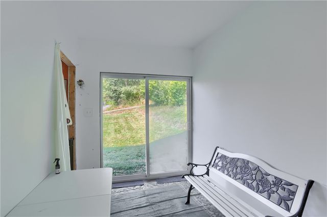 512 Ore St, Ellwood City, PA 16117