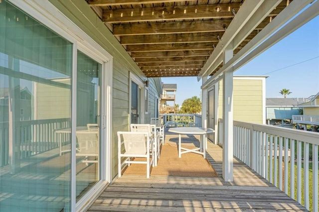 13617 Pirates Beach Boulevard, Galveston, TX 77554