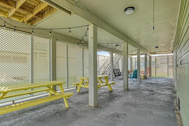 13617 Pirates Beach Boulevard, Galveston, TX 77554