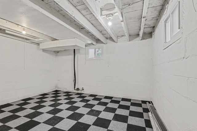 1708 S Warner Avenue, Bay City, MI 48706