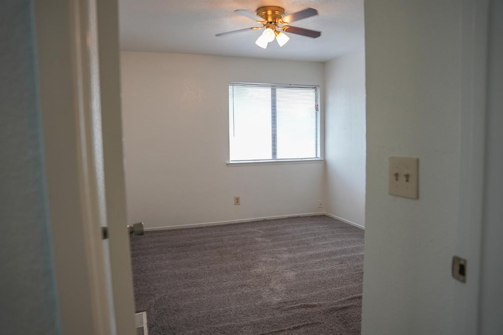 Image 12 of property listing at 4676 E Alamos Avenue # 134, Fresno, CA 93726
