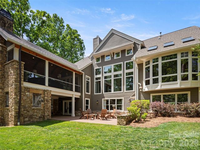 701 Baneberry Court, Asheville, NC 28803