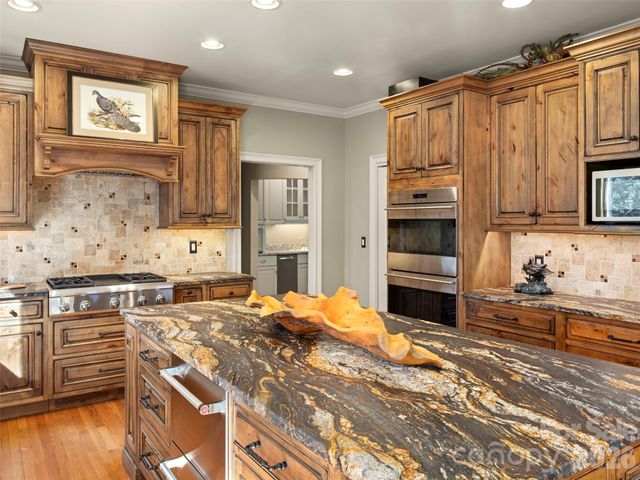 701 Baneberry Court, Asheville, NC 28803