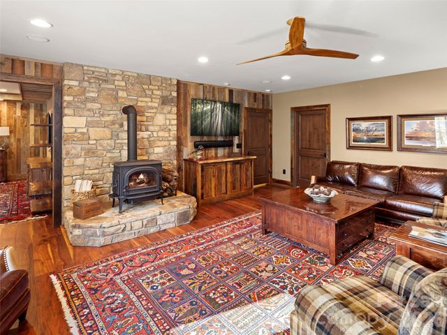 701 Baneberry Court, Asheville, NC 28803