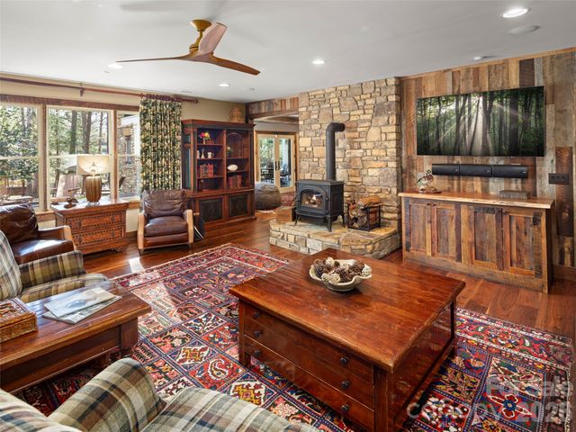 701 Baneberry Court, Asheville, NC 28803