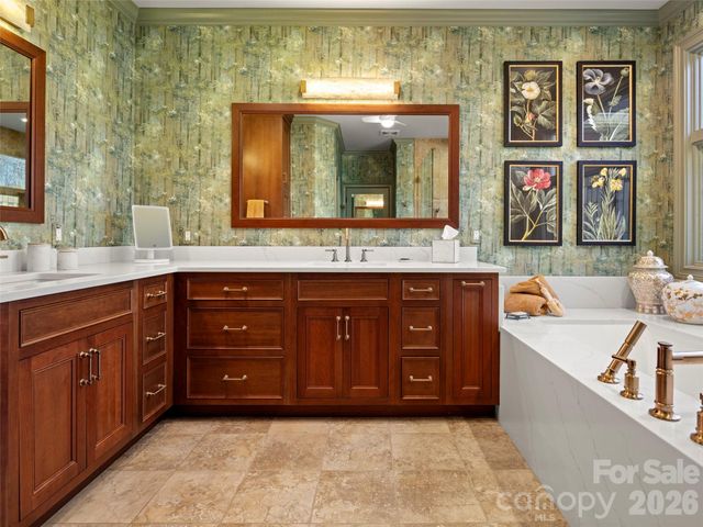 701 Baneberry Court, Asheville, NC 28803