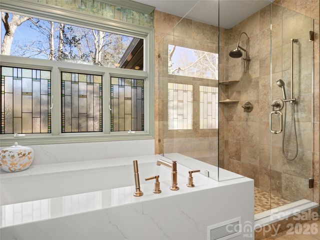 701 Baneberry Court, Asheville, NC 28803