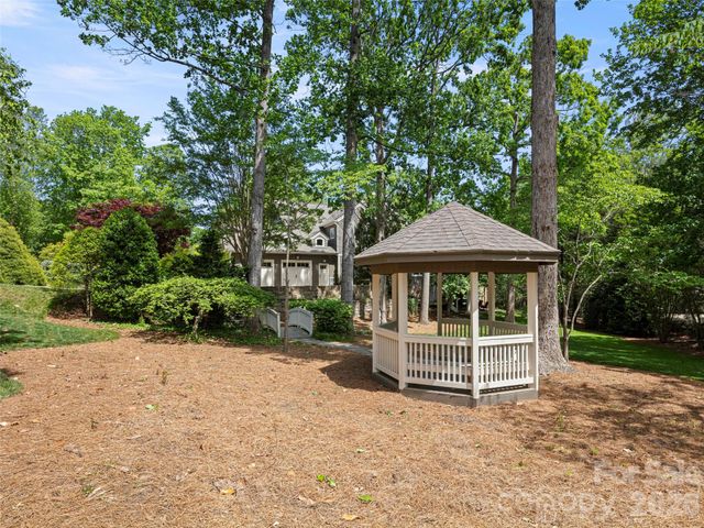 701 Baneberry Court, Asheville, NC 28803