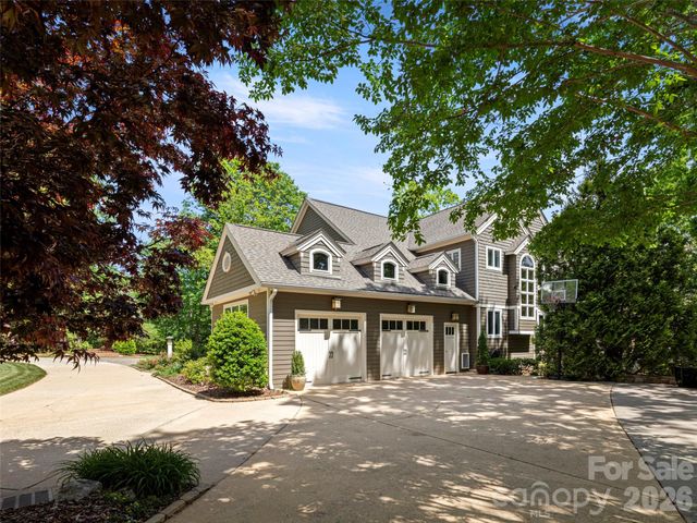 701 Baneberry Court, Asheville, NC 28803
