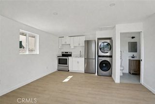 13907 Wyandotte Street, Van Nuys (los Angeles), CA 91405